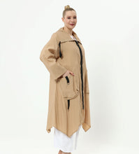 Load image into Gallery viewer, Trenchcoat in Erdfarben von unserem Label Mädchenglück