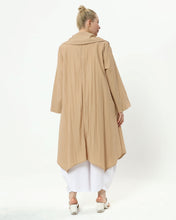 Load image into Gallery viewer, Trenchcoat in Erdfarben von unserem Label Mädchenglück