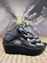 Load image into Gallery viewer, Papucei Sandale Aspen Black
