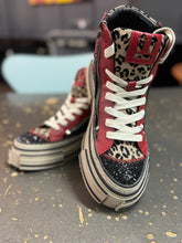 Load image into Gallery viewer, Rebecca White Sneaker Glitter Leo Black/Red