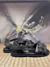 Lade das Bild in den Galerie-Viewer, Papucei Sandale Kira Black