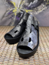 Load image into Gallery viewer, Papucei Sandale Raya Black Silver