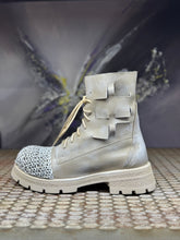 Load image into Gallery viewer, Papucei Stiefelette mit Reißverschluss Spirit grau
