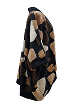 Lade das Bild in den Galerie-Viewer, MOS- Mirror of Style Teddy Cardigan in Braun Schwarz - alle Größen