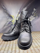 Load image into Gallery viewer, Papucei Stiefelette Strider black mit Reißverschluss
