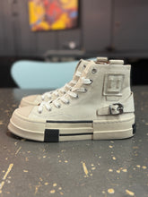 Lade das Bild in den Galerie-Viewer, Rebecca White Sneaker Nabuck Milk Unisex