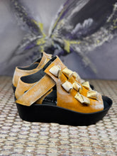 Load image into Gallery viewer, Papucei Sandale Aspen Yellow