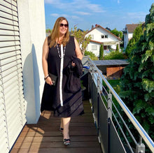 Lade das Bild in den Galerie-Viewer, Kleid "Tanja" von Mädchenglück mit Netzjacke in Schwarz