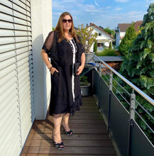 Lade das Bild in den Galerie-Viewer, Kleid "Tanja" von Mädchenglück mit Netzjacke in Schwarz