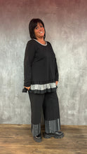 Lade das Bild in den Galerie-Viewer, Mädchenglück exklusive Tunika in Schwarz/Grau aus Stoffmix und Rüschen bis Größe 62