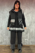 Load image into Gallery viewer, Mädchenglück exklusive Kurzweste gefüttert in Grau Schwarz Gr 40 bis 46