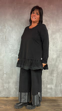 Lade das Bild in den Galerie-Viewer, Mädchenglück exklusive Tunika in Schwarz/Schwarz aus Stoffmix und Rüschen bis Größe 62