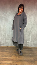 Load image into Gallery viewer, Mädchenglück Kleid mit Tüllabschluss in Grau bis Größe 62