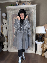 Load image into Gallery viewer, Jeansmantel mit Kapuze und Fransen von H4 bis Größe 60