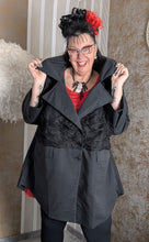 Load image into Gallery viewer, H4 Longblazer mit Tüll bis Größe 44 bis 60/62- letzte Artikel