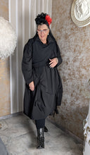 Load image into Gallery viewer, H4 2-Teiler mit Kleid und Weste in regular und plussize