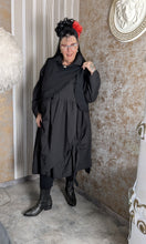 Load image into Gallery viewer, H4 2-Teiler mit Kleid und Weste in regular und plussize