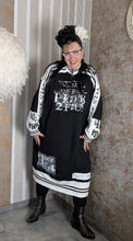 Load image into Gallery viewer, H4 Kleid im College Style Oversize Style Größe 46 bis 64