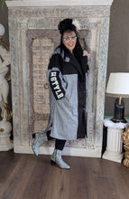 Load image into Gallery viewer, H4 Mantel tragbar Größe 44 bis 60 im College Style, graumeliert