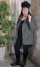 Load image into Gallery viewer, Leichte Cordjacke Einheitsgröße Gr 44 bis 54 in Khaki- Saisonartikel Low Budget