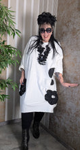 Lade das Bild in den Galerie-Viewer, Wunderschöne Longtunika in Wollweiss mit Memory Taft aus Baumwolle Grösse 40 bis 62