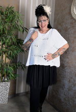 Load image into Gallery viewer, Überwurf mit Cut Outs in Weiß Tragbar alle Größen