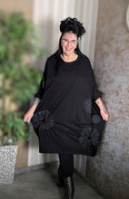 Lade das Bild in den Galerie-Viewer, Wunderschöne Longtunika in Schwarz mit Memory Taft aus Baumwolle Grösse 40 bis 62