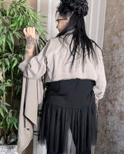 Load image into Gallery viewer, 2 in 1 leichter Jeansmantel in Sand, umfunktionierbar zur Jeansjacke Einheitsgröße 42 bis 58