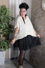 Load image into Gallery viewer, Überwurf mit Cut Outs in Beige Tragbar alle Größen