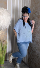 Load image into Gallery viewer, Überwurf mit Cut Outs in Blau Tragbar alle Größen