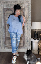 Load image into Gallery viewer, Jeansjogpants Schrift in hell und dunkel Größe 40 bis 54