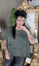 Load image into Gallery viewer, Überwurf mit Cut Outs in Khaki Tragbar alle Größen