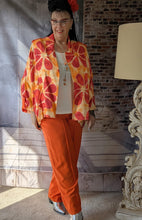 Load image into Gallery viewer, Maxlive Set in Orange bestehend aus Blusenjacke und Marlene Hose Größe 38 bis 52