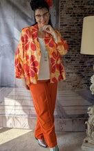 Load image into Gallery viewer, Maxlive Set in Orange bestehend aus Blusenjacke und Marlene Hose Größe 38 bis 52