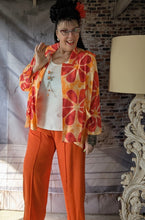 Load image into Gallery viewer, Maxlive Set in Orange bestehend aus Blusenjacke und Marlene Hose Größe 38 bis 52