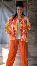 Load image into Gallery viewer, Maxlive Set in Orange bestehend aus Blusenjacke und Marlene Hose Größe 38 bis 52