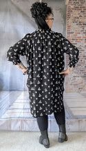 Lade das Bild in den Galerie-Viewer, Maxlive Musselin Longtunika mit Stickerei Oversize Style bis Größe 62