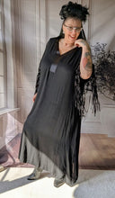 Lade das Bild in den Galerie-Viewer, CNG Kleid mit Makramee Ärmeln in Handarbeit Größe 40 bis 64