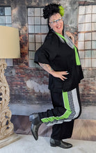 Load image into Gallery viewer, CNG 3 Teiler bestehend aus Tunika, Schal und Hose Gr 40 bis 54