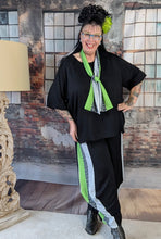 Load image into Gallery viewer, CNG 3 Teiler bestehend aus Tunika, Schal und Hose Gr 40 bis 54