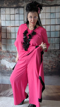 Load image into Gallery viewer, CNG Avantgarde Set bestehend aus Tunika und Hose in Pink Schwarz bis Größe 60