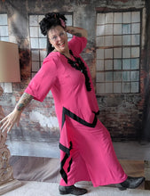 Load image into Gallery viewer, CNG Avantgarde Set bestehend aus Tunika und Hose in Pink Schwarz bis Größe 60