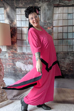 Load image into Gallery viewer, CNG Avantgarde Set bestehend aus Tunika und Hose in Pink Schwarz bis Größe 60