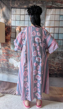 Lade das Bild in den Galerie-Viewer, CNG Sommerkleid in angesagtem Farbenmix Grau Rosa Größe 40 bis 62