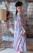 Lade das Bild in den Galerie-Viewer, CNG Sommerkleid in angesagtem Farbenmix Grau Rosa Größe 40 bis 62