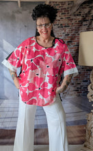Lade das Bild in den Galerie-Viewer, Tunika von CN-G mit tollem Blumenmuster und Cut Out