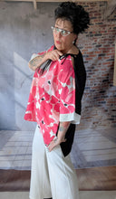 Lade das Bild in den Galerie-Viewer, Tunika von CN-G mit tollem Blumenmuster und Cut Out