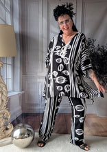 Lade das Bild in den Galerie-Viewer, SALE CNG Set bestehend aus Tunika und Hose Größe 42 bis 62