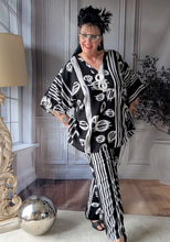 Lade das Bild in den Galerie-Viewer, SALE CNG Set bestehend aus Tunika und Hose Größe 42 bis 62