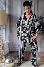 Lade das Bild in den Galerie-Viewer, SALE CNG Set bestehend aus Tunika und Hose Größe 42 bis 62